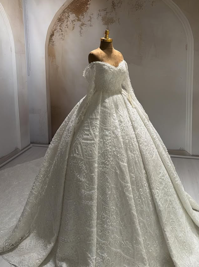 Off-Shoulder Brautkleid